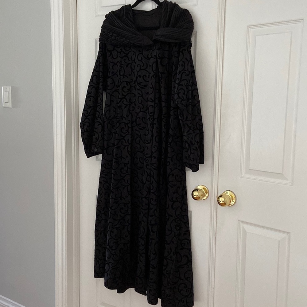 Shepherd’s - Size 14-16 - Black Long Dress Coat - Reversible Solid Black
